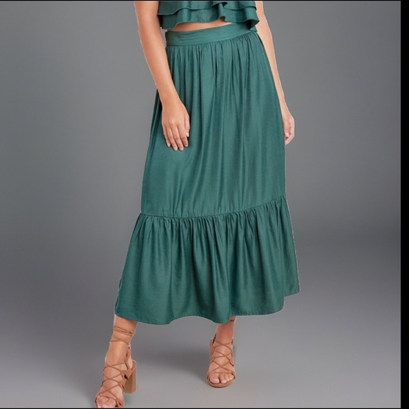Vintage Style Skirt Set Green Frill Halter Neck Ruffle Design & Midi Maxi Skirt - Picture 8 of 16